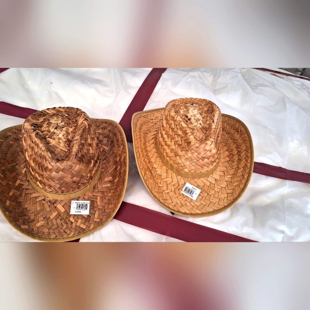 2 straw hats one size fits all